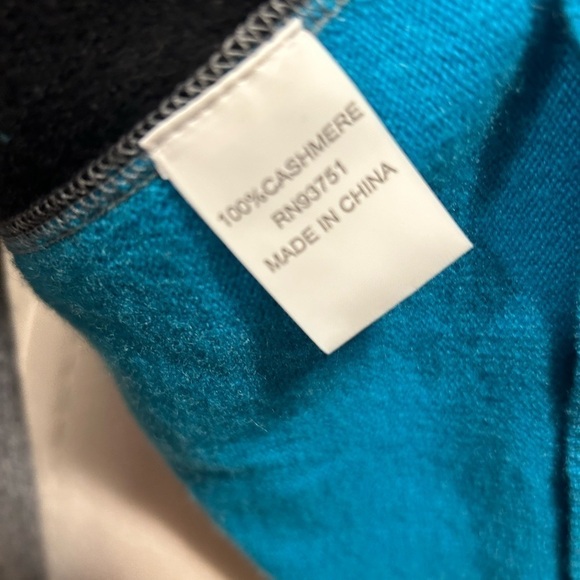 IN Cashmere 100% 2-Ply Cashmere Color Block Blue Black Gray Turtleneck Sweater S - Picture 5 of 5